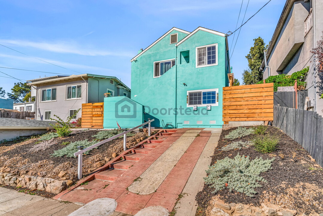 3423 Curran Way in Oakland, CA - Building Photo