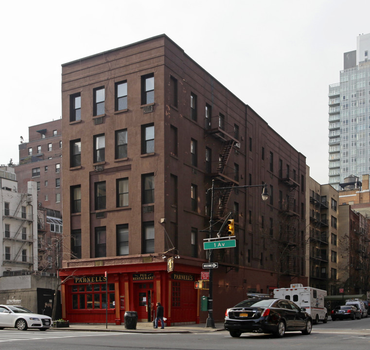 963 1st Ave in New York, NY - Building Photo