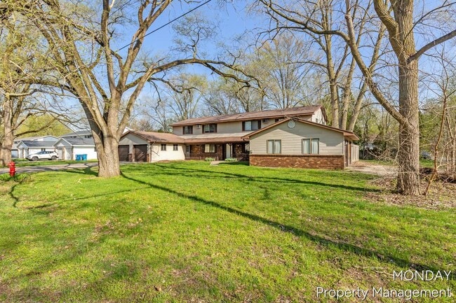 143 Gaines St SE in Grand Rapids, MI - Building Photo - Building Photo