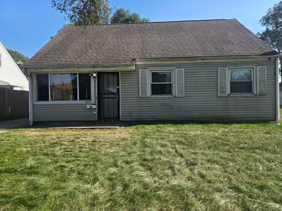 3771 W 20th Ave in Gary, IN - Foto de edificio