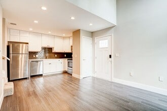 935 La Posada Dr in Austin, TX - Building Photo - Building Photo