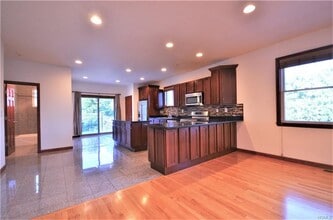 73 Edgewood Ave, Unit 1st Floor in Yonkers, NY - Building Photo - Building Photo