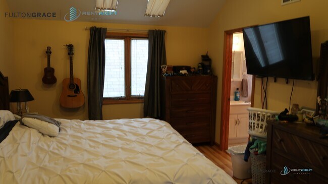 property at 1306 N Cleaver St