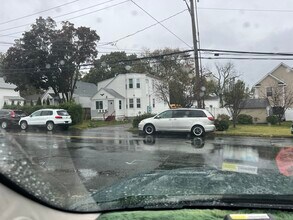 72 Maple St, Unit 1st floor in Norwalk, CT - Building Photo - Building Photo