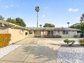 20520 Rhoda St in Los Angeles, CA - Building Photo