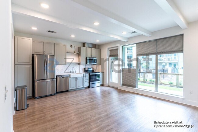 4704 Sunset Trail in Austin, TX - Building Photo - Building Photo