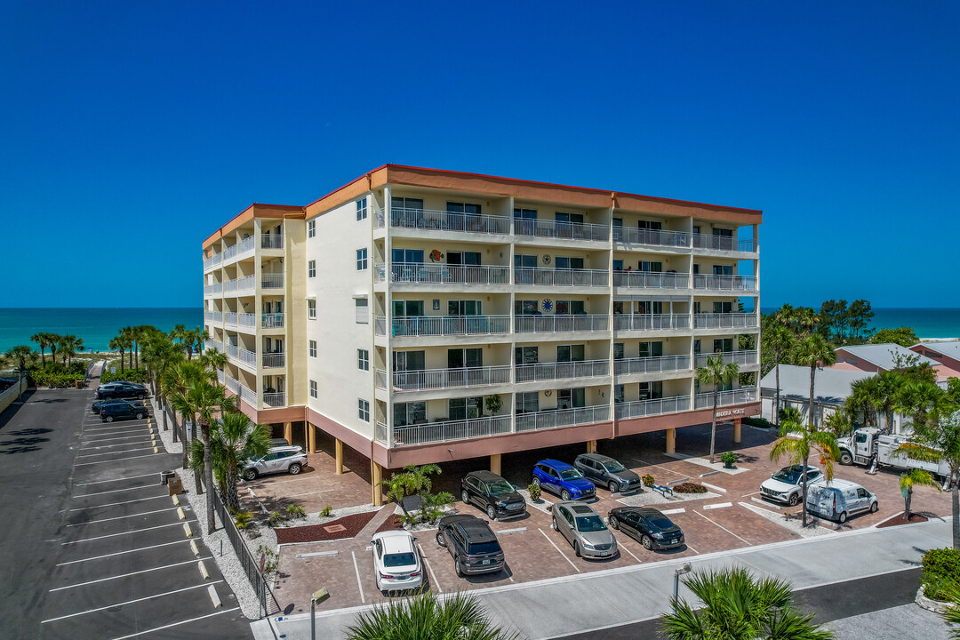 Madeira Norte Condos in Madeira Beach, FL - Building Photo