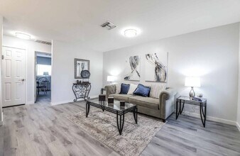 Oceanside Apartments in Henderson, NV - Foto de edificio - Building Photo