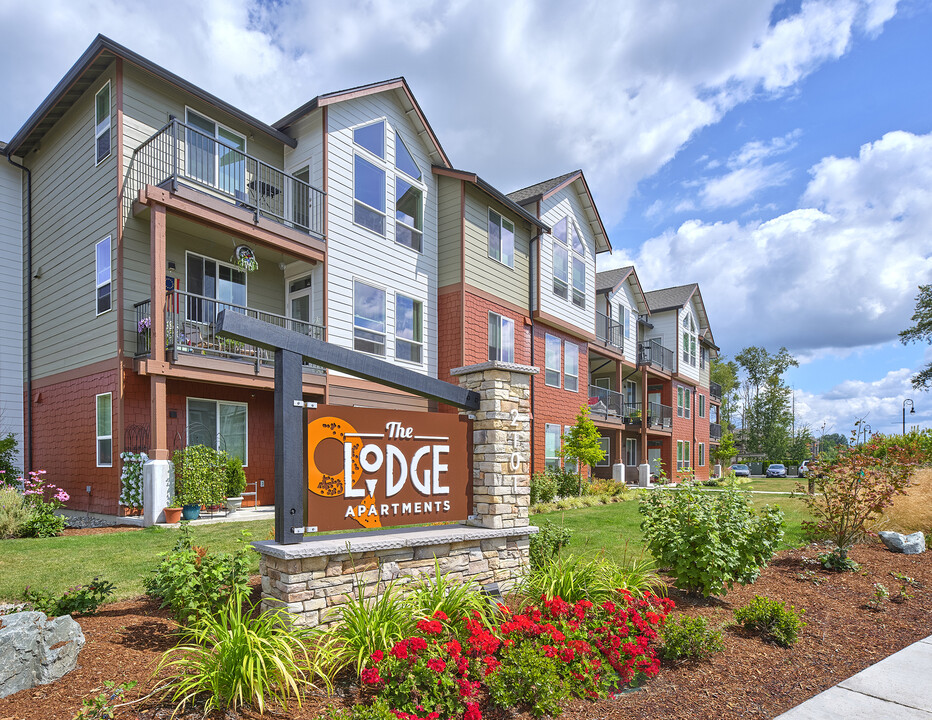 The Lodge in Marysville, WA - Building Photo