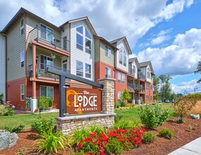 The Lodge in Marysville, WA - Foto de edificio - Building Photo