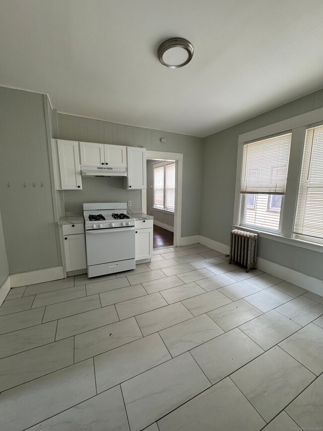 property at 918 Winchester Ave