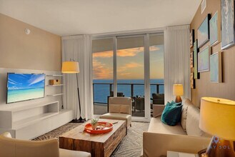 4111 S Ocean Dr in Hollywood, FL - Building Photo - Building Photo