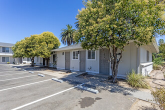 2355 K St in Merced, CA - Foto de edificio - Building Photo