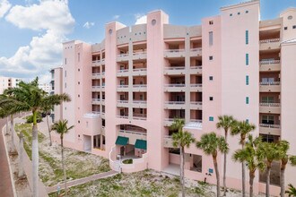 Barefoot Beach Club in Bonita Springs, FL - Foto de edificio - Building Photo