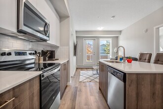 1605-1617 17 St SE in Calgary, AB - Building Photo - Building Photo