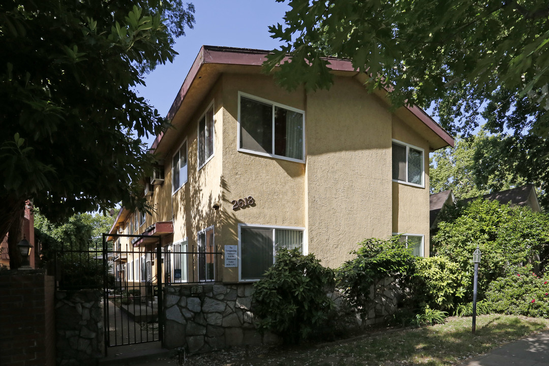 2618 C St in Sacramento, CA - Building Photo