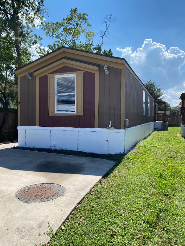 1120 N Vista Dr