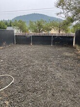 13 W 4th St in Lowell, OR - Building Photo - Building Photo