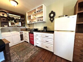 103 Yucca in Johnson City, TX - Building Photo - Building Photo