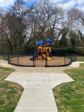 Parkwood Apartments in Falls Church, VA - Building Photo - Building Photo