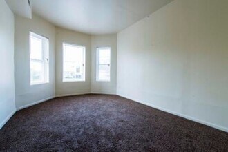 327-29 S Central Park Chicago, IL 60624 in Chicago, IL - Foto de edificio - Building Photo