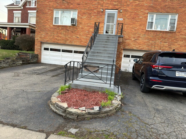 2236 Brownsville Rd