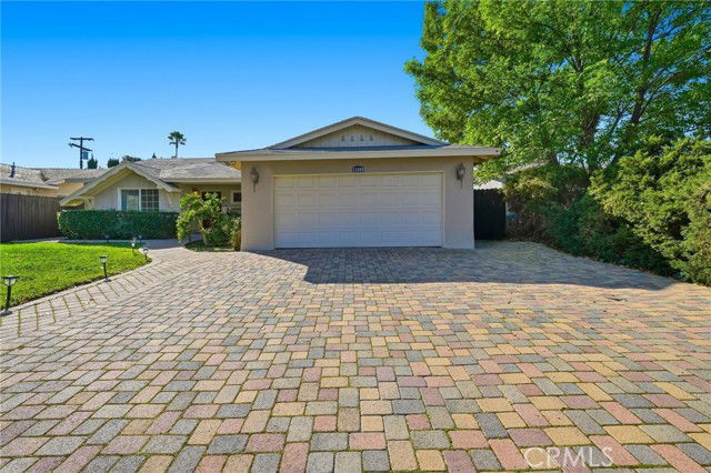 24000 Archwood St in Los Angeles, CA - Building Photo - Building Photo