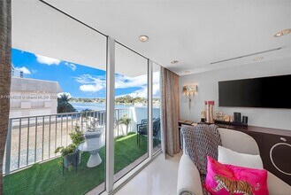5838 Collins Ave, Unit 2F in Miami Beach, FL - Building Photo - Building Photo