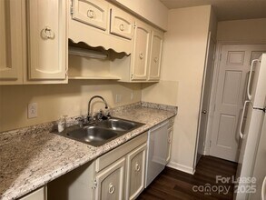 824 6th St NW in Hickory, NC - Building Photo - Building Photo