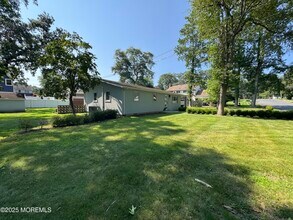 220 Highwood Rd in Ocean Township, NJ - Building Photo - Building Photo