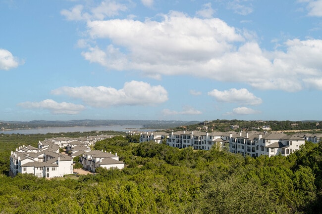 Meritage at Steiner Ranch in Austin, TX - Foto de edificio - Building Photo