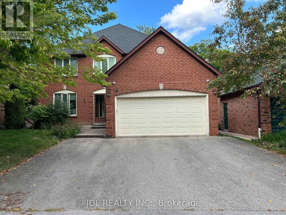 19 Prince Edward Blvd in Markham, ON - Building Photo