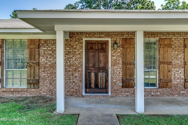 348 Durham Ct in Brandon, MS - Building Photo - Building Photo