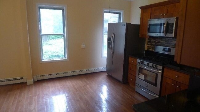 63 I St, Unit 1 in Boston, MA - Foto de edificio - Building Photo