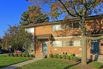 Arlington Townhomes & Apartments in Royal Oak, MI - Foto de edificio - Building Photo