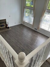 530 NW Carolyn Ln, Unit A in Poulsbo, WA - Foto de edificio - Building Photo