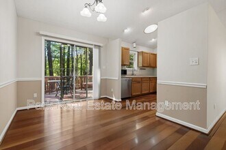 106 Laura May Ln in Chapel Hill, NC - Foto de edificio - Building Photo