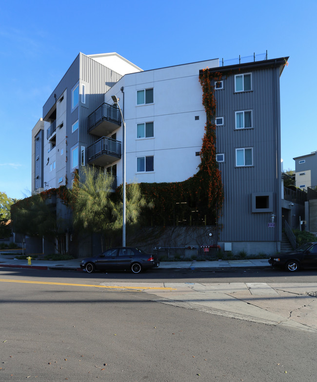 Rio Vista Apartments in Los Angeles, CA - Foto de edificio - Building Photo