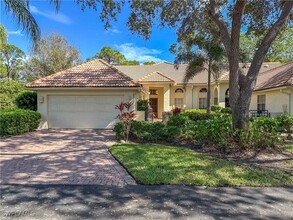 348 Carinosa Ct in Naples, FL - Building Photo - Building Photo