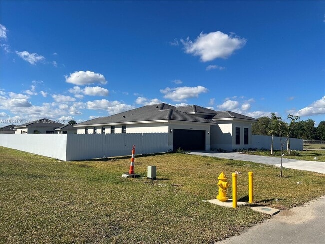 32208 SW 194th Ct in Homestead, FL - Foto de edificio - Building Photo