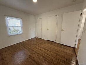 355 Bayville Ave in Bayville, NY - Building Photo - Building Photo