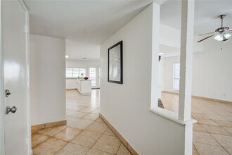 6839 Tara Dr in Richmond, TX - Building Photo - Building Photo