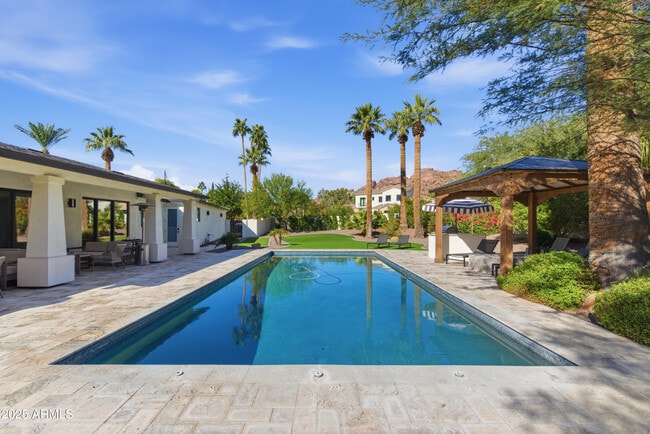 4601 N Royal View Dr in Phoenix, AZ - Building Photo - Building Photo