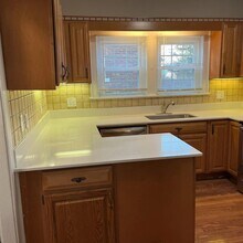 10909 Park Heights Ave in Garfield Heights, OH - Building Photo - Building Photo