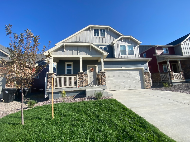 1067 Highlands Dr in Erie, CO - Foto de edificio