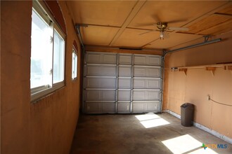 1403 Canary Ln in Seguin, TX - Building Photo - Building Photo