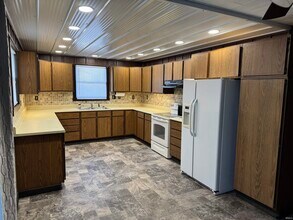 2418 E 550 N in Rochester, IN - Building Photo - Building Photo