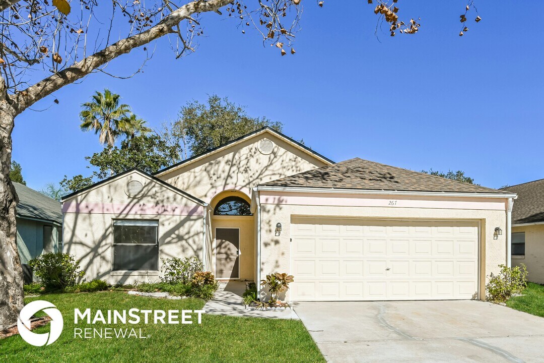 267 Lakebreeze Cir in Lake Mary, FL - Building Photo