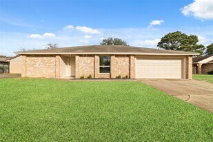 14250 Laffite Dr in Cypress, TX - Building Photo