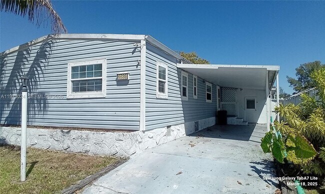 21821 S Heritage Cir in Pembroke Pines, FL - Building Photo - Building Photo